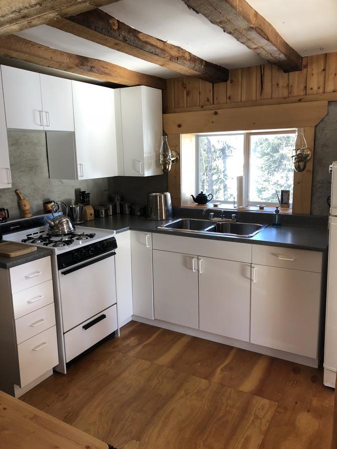 Bed and Breakfast Vines And Puppies Hideaway Jade City Экстерьер фото